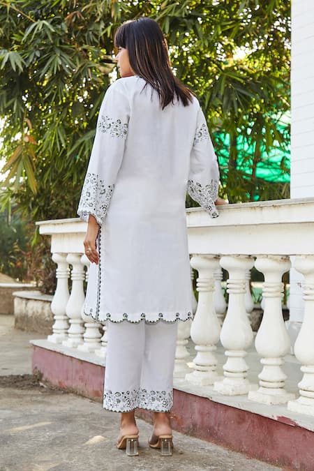 Shop BO Tree White Cotton Embroidery V-neck Day Dreamer Organic Kurta With Pant at Aza Fashions Shop_BO Tree_White Cotton Embroidery V-neck Day Dreamer Organic Kurta With Pant _at_Aza_Fashions