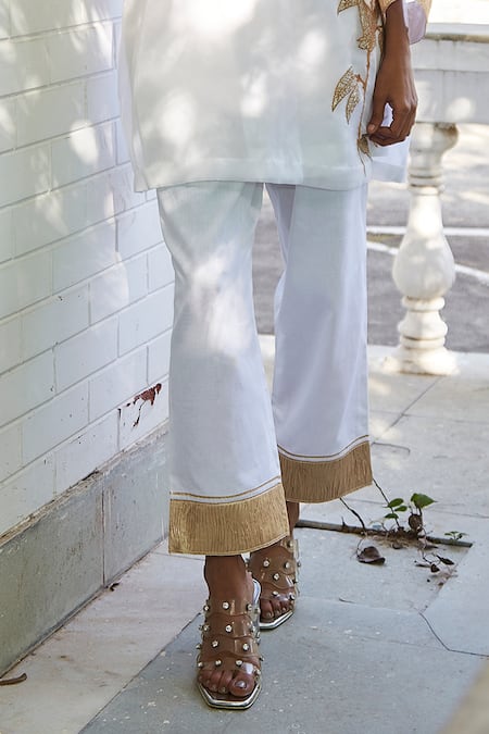 Buy BO Tree White Organza Embroidery Split V-neck Enjoy The Little Things Kurta Pant Set Online at Aza Fashions Buy_BO Tree_White Organza Embroidery Split V-neck Enjoy The Little Things Kurta Pant Set _Online_at_Aza_Fashions