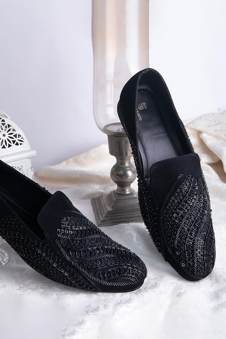 Schon Zapato Black Embellished Classic Charm Mojiri 