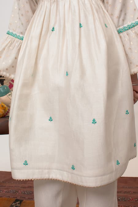 BOTEH Ivory Chanderi Silk, Cotton Embroidery, Gota Patti Floral Pattern Kurta Pant Set Online at Aza Fashions BOTEH_Ivory Chanderi Silk, Cotton Embroidery, Gota Patti Floral Pattern Kurta Pant Set _Online_at_Aza_Fashions