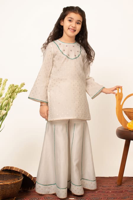 Boteh Ivory Chanderi Silk Embroidered Floral Butti Kurta With Sharara 