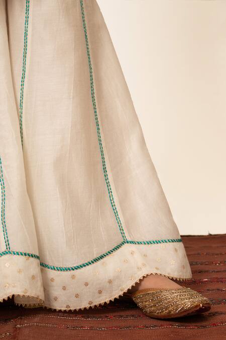 Buy_BOTEH_Ivory Chanderi Silk, Cotton Embroidery Floral Butti Kurta With Sharara _Online_at_Aza_Fashions