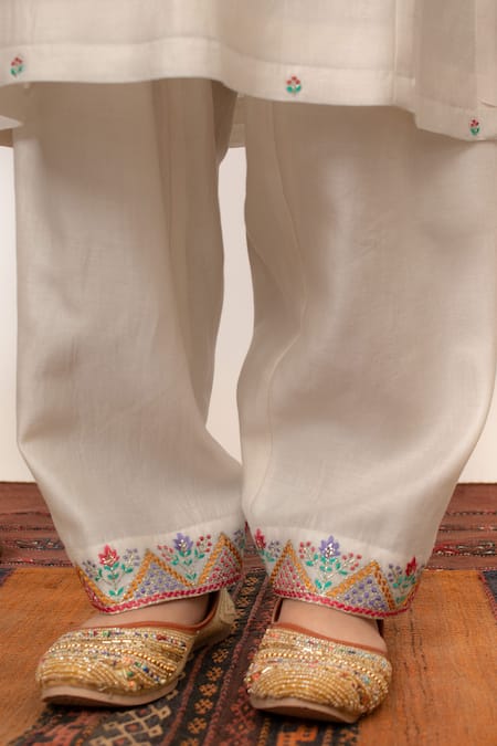 BOTEH_Ivory Chanderi Silk, Cotton Embroidery Floral Kurta Set _at_Aza_Fashions