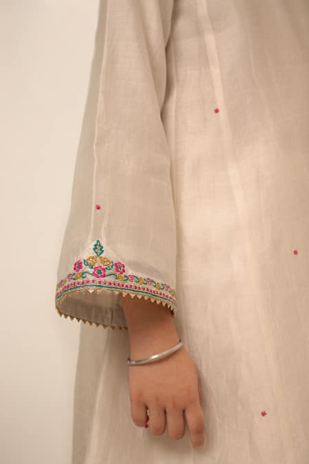 Buy_BOTEH_Ivory Chanderi Silk, Cotton Gota Patti, Embroidery Placement Kurta Pant Set _Online_at_Aza_Fashions