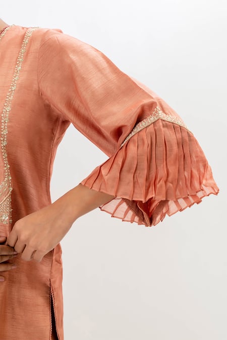 Oshi By Shikha_Pink Bamboo, Cotton Embroidery Round Neck Floral Bodice Short Kurta With Pant _at_Aza_Fashions