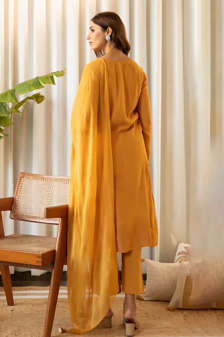 Kapraaaha Geometric Yoke Embroidered Kurta Pant Set 