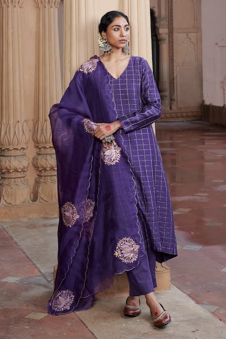 Shop Pink City By Sarika Purple Silk, Chanderi, Organza Zari, Embroidery V-neck Kurta Set Online at Aza Fashions Shop_Pink City By Sarika_Purple Silk, Chanderi, Organza Zari, Embroidery V-neck Kurta Set _Online_at_Aza_Fashions