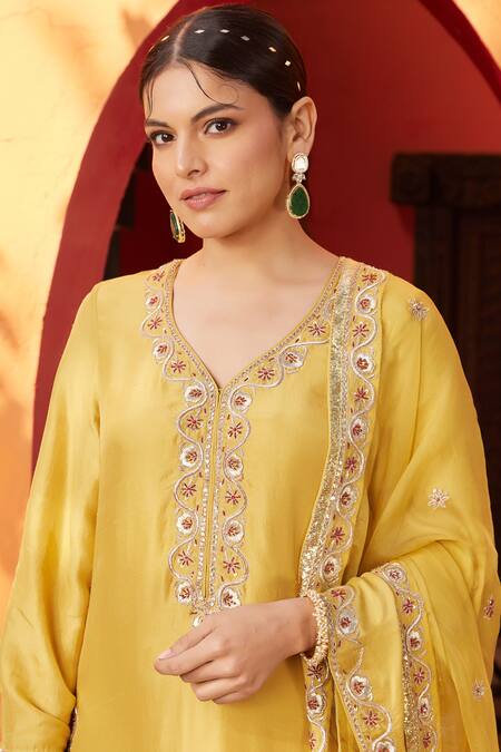 Buy_House Of Supriya_Yellow Crepe, Silk Organza Embroidery V-neck Bloom Vine Kurta Pant Set _Online_at_Aza_Fashions