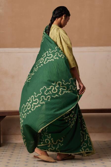 Cord Emerald Green Cotton Embroidery Spiral Print Smocked Saree Online at Aza Fashions Cord_Emerald Green Cotton Embroidery Spiral Print Smocked Saree_Online_at_Aza_Fashions