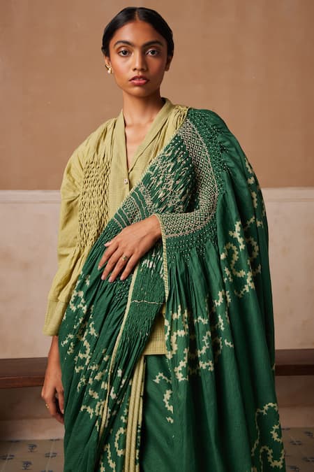 Shop_Cord_Emerald Green Cotton Printed And Embroidered Spiral Smocked Saree & Peplum Top 