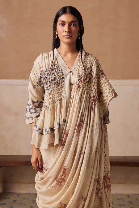 Buy_Cord_Ivory Cotton Embroidery Shawl Neck Spiral Print Smocked Saree With Peplum Top