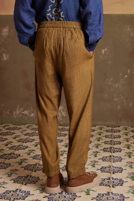 Effortlessly Stylish: Men's Linen Pants Outfit Ideas