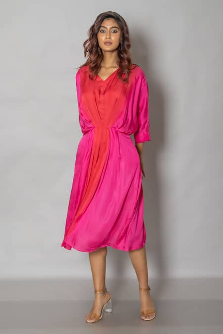 Vishwa By Pinki Sinha_Pink Crepe V-neck Solid Midi Kaftan Dress _Online_at_Aza_Fashions