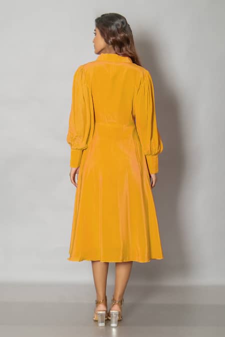 Vishwa By Pinki Sinha Solid Buttoned Midi Dress 