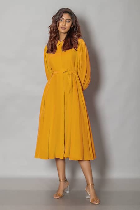 Vishwa By Pinki Sinha_Yellow Crepe Collared Solid Buttoned Midi Dress _Online_at_Aza_Fashions