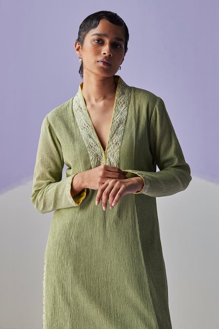 Surbhi Gupta Green Crinkled Kurta With Pant Online at Aza Fashions Surbhi Gupta_Green Crinkled Kurta With Pant _Online_at_Aza_Fashions