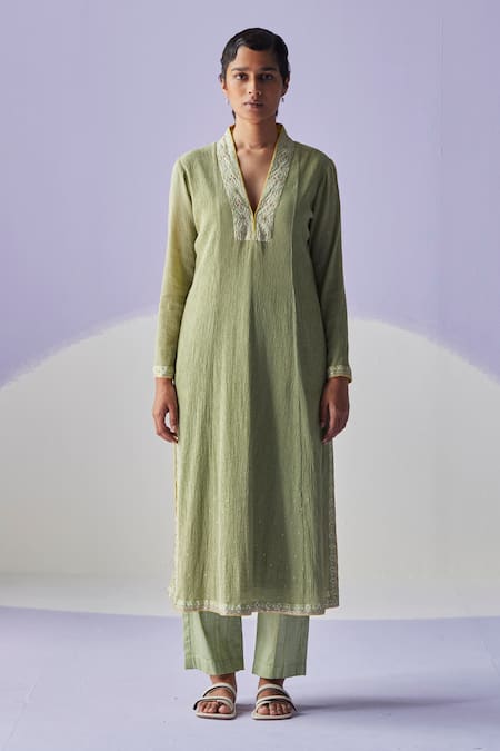 Shop Surbhi Gupta Green Crinkled Kurta With Pant Online at Aza Fashions Shop_Surbhi Gupta_Green Crinkled Kurta With Pant _Online_at_Aza_Fashions