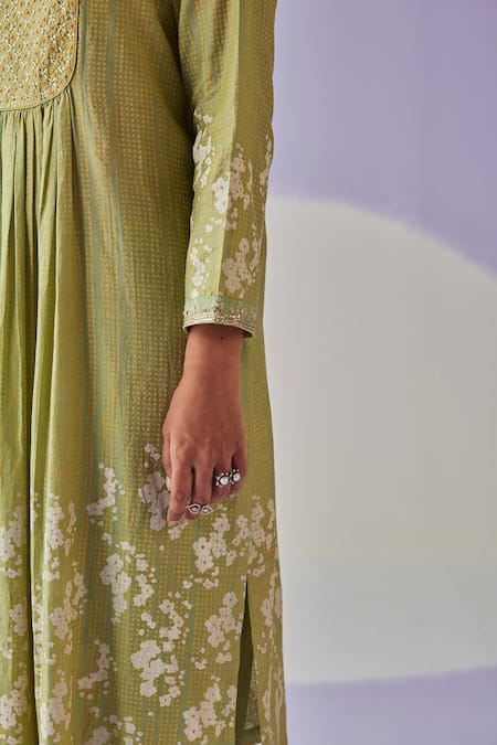 Shop Surbhi Gupta Green Kurta Cotton Silk Print Hand Block Bloomy Daisy With Trouser Online at Aza Fashions Shop_Surbhi Gupta_Green Kurta Cotton Silk Print Hand Block Bloomy Daisy With Trouser _Online_at_Aza_Fashions