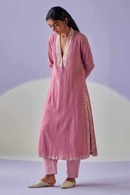 Shop Surbhi Gupta Pink Crinkled Straight Kurta With Trouser Online at Aza Fashions Shop_Surbhi Gupta_Pink Crinkled Straight Kurta With Trouser _Online_at_Aza_Fashions