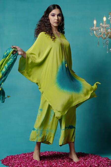 Jyoti Bansal_Green Crepe, Silk Tassels, Mirrors V-neck Tie And Dye Kurta Palazzo Set _Online_at_Aza_Fashions