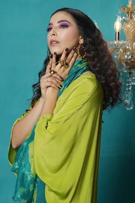 Buy_Jyoti Bansal_Green Crepe, Silk Tassels, Mirrors V-neck Tie And Dye Kurta Palazzo Set _Online_at_Aza_Fashions