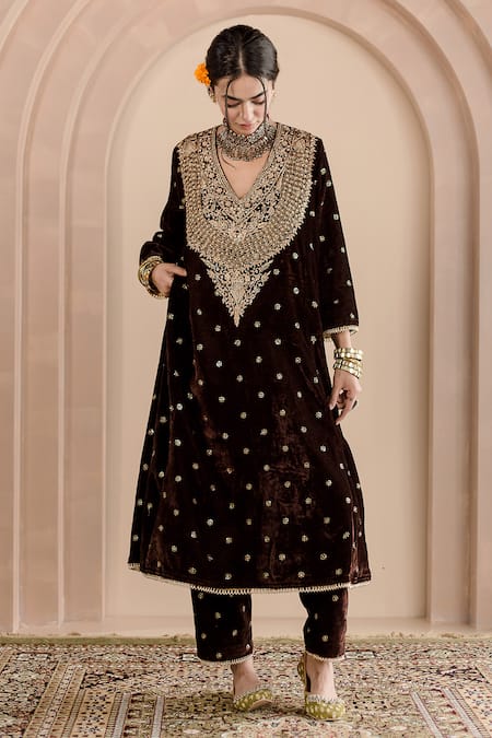 Gulabo Jaipur Brown Velvet Embroidered Zardosi V Neck Chitra Kurta And Pant Set 