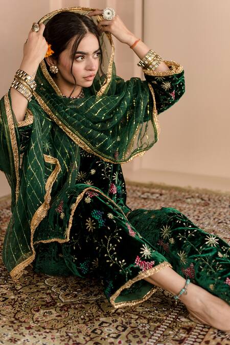 Buy_Gulabo Jaipur_Green Velvet, Organza Embroidery Collared Chaya Kurta Pant Set_Online_at_Aza_Fashions