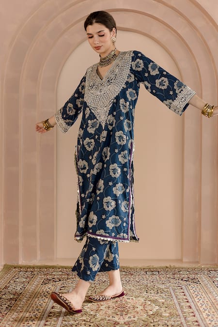 Gulabo Jaipur_Blue Cotton Zari, Embroidery V-neck Neela Zardosi Kurta And Pant Set _Online_at_Aza_Fashions