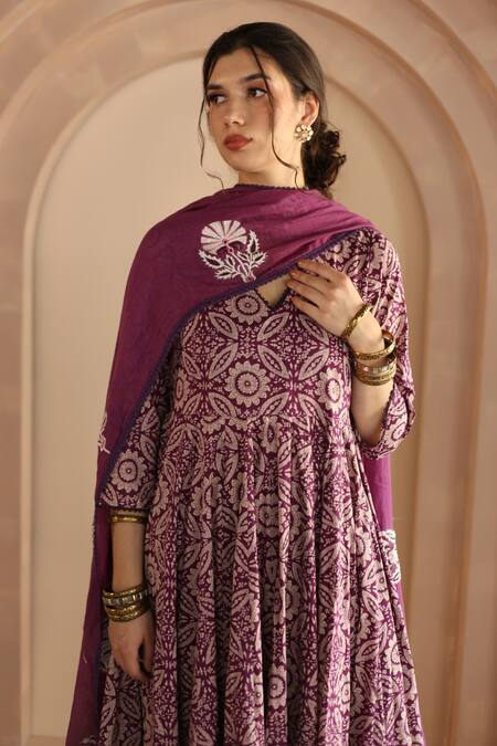Buy_Gulabo Jaipur_Purple Cotton Embroidery V-neck Shaila Floral Print Anarkali Set _Online_at_Aza_Fashions