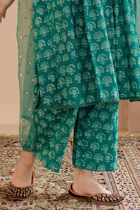 Buy_Gulabo Jaipur_Green Cotton, Organza Embroidery Round Shriya Floral Block Print Kurta Pant Set _Online_at_Aza_Fashions