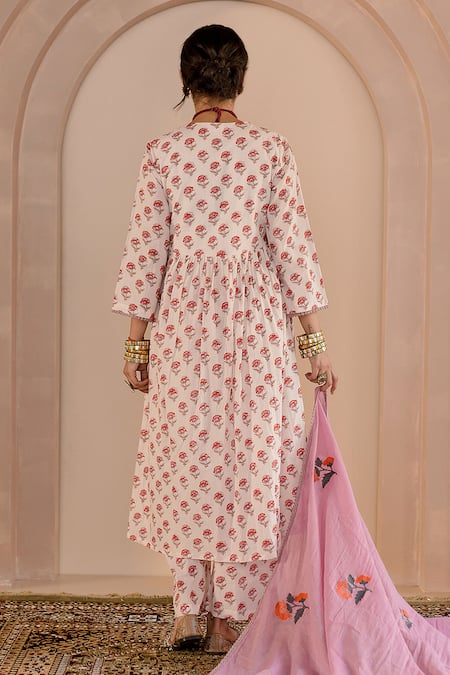 Shop Gulabo Jaipur White Cotton Embroidery V-neck Sparrow Floral Pattern Anarkali Pyjama Set at Aza Fashions Shop_Gulabo Jaipur_White Cotton Embroidery V-neck Sparrow Floral Pattern Anarkali Pyjama Set _at_Aza_Fashions