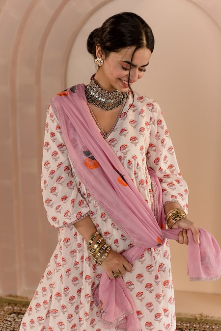 Shop Gulabo Jaipur White Cotton Embroidery V-neck Sparrow Floral Pattern Anarkali Pyjama Set Online at Aza Fashions Shop_Gulabo Jaipur_White Cotton Embroidery V-neck Sparrow Floral Pattern Anarkali Pyjama Set _Online_at_Aza_Fashions