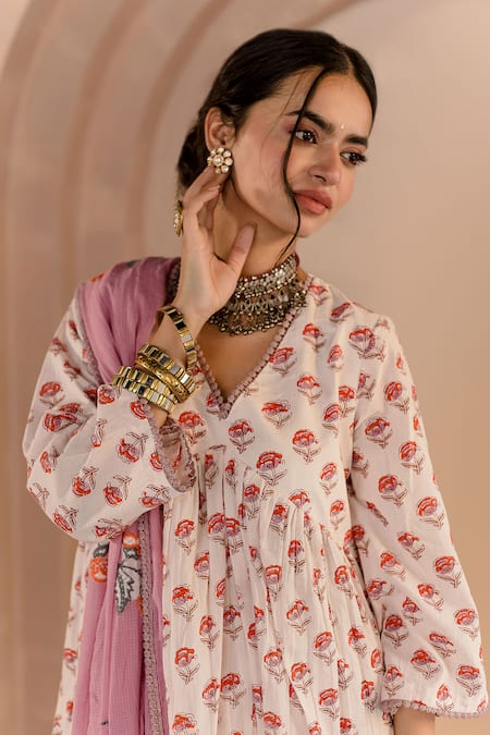 Gulabo Jaipur White Cotton Embroidery V-neck Sparrow Floral Pattern Anarkali Pyjama Set at Aza Fashions Gulabo Jaipur_White Cotton Embroidery V-neck Sparrow Floral Pattern Anarkali Pyjama Set _at_Aza_Fashions