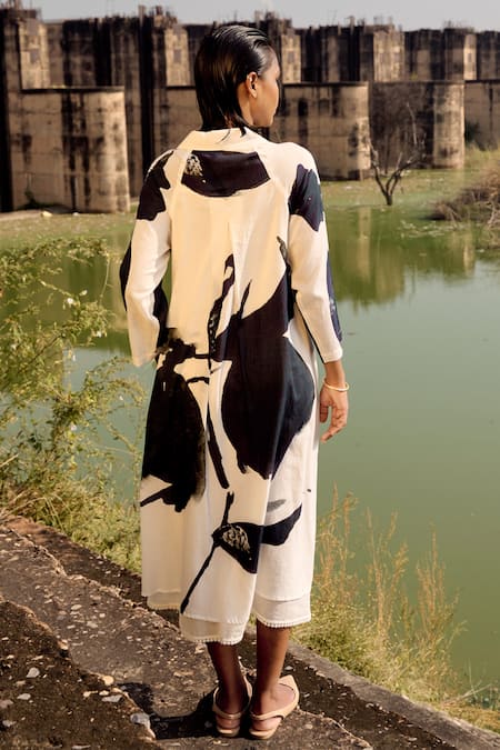 Kharakapas Black & White Art Printed Midi Dress 