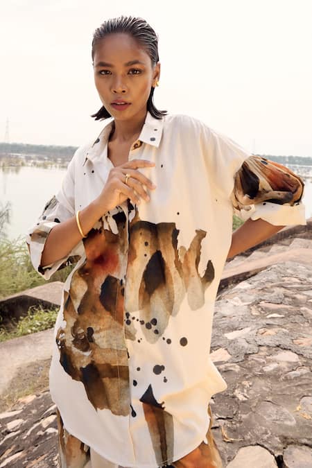 Shop_Kharakapas_Brown Cotton Collared Myna Art Print Tunic And Trouser Set _Online_at_Aza_Fashions