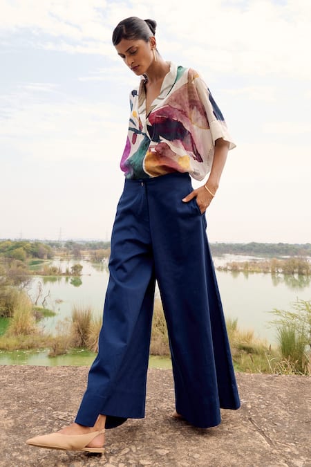 Shop Kharakapas Blue Cotton, Twill Shawl Neck Hyliota Floral Print Tunic And Trouser Set Shop_Kharakapas_Blue Cotton, Twill Shawl Neck Hyliota Floral Print Tunic And Trouser Set