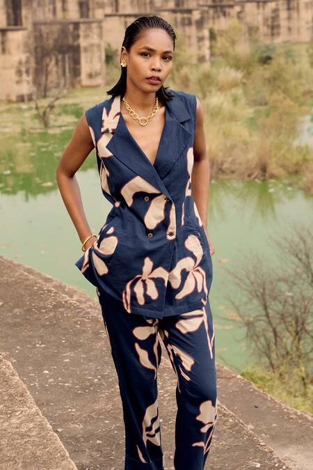 Buy Kharakapas Blue Cotton Collared Navy Lino Print Tunic And Trouser Set Online at Aza Fashions Buy_Kharakapas_Blue Cotton Collared Navy Lino Print Tunic And Trouser Set _Online_at_Aza_Fashions