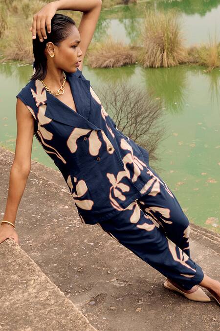 Shop Kharakapas Blue Cotton Collared Navy Lino Print Tunic And Trouser Set Online at Aza Fashions Shop_Kharakapas_Blue Cotton Collared Navy Lino Print Tunic And Trouser Set _Online_at_Aza_Fashions