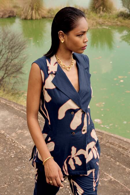 Kharakapas Blue Cotton Collared Navy Lino Print Tunic And Trouser Set at Aza Fashions Kharakapas_Blue Cotton Collared Navy Lino Print Tunic And Trouser Set _at_Aza_Fashions