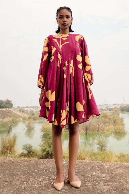 Kharakapas_Off White Cotton Boat Neck Romia Lino Print Dress _Online_at_Aza_Fashions