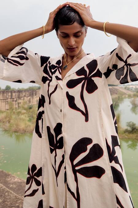 Shop_Kharakapas_Off White Cotton Collared Loras Lino Print Tunic And Trouser Set _Online_at_Aza_Fashions