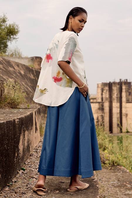 Shop Kharakapas Off White Muslin, Twill, Cotton Round Herring Printed Top With Flared Trouser at Aza Fashions Shop_Kharakapas_Off White Muslin, Twill, Cotton Round Herring Printed Top With Flared Trouser_at_Aza_Fashions