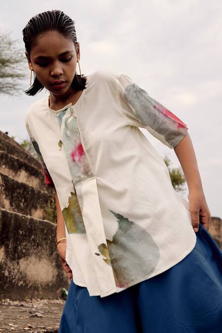 Shop Kharakapas Off White Muslin, Twill, Cotton Round Herring Printed Top With Flared Trouser Online at Aza Fashions Shop_Kharakapas_Off White Muslin, Twill, Cotton Round Herring Printed Top With Flared Trouser_Online_at_Aza_Fashions