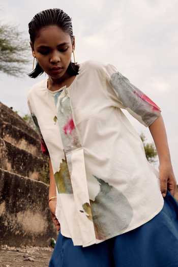 Buy_Kharakapas_Off White Cotton Round Neck Silia Abstract Print Top _Online_at_Aza_Fashions