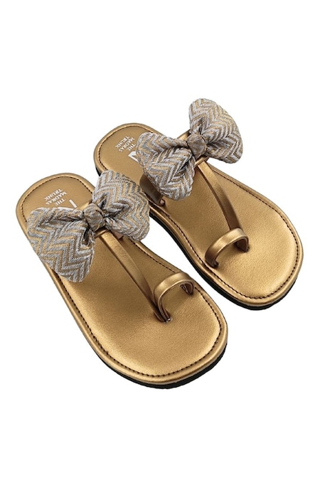 The Madras Trunk Grey Bow Top Kolhapuri Sandals For Girls