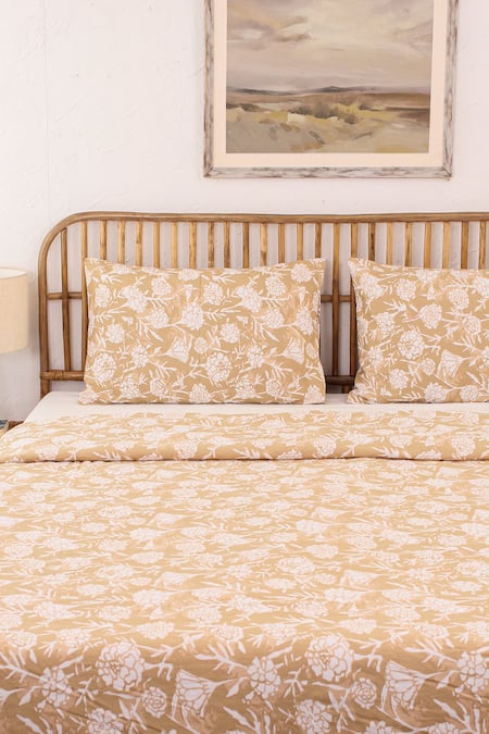 Buy_House This_Beige Cotton, 60 Gsm Polyfill Botanical Print Genda Phool Dohar_Online_at_Aza_Fashions