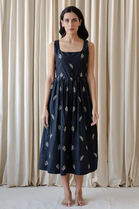 Vanaras Black Organic Cotton Embroidered Motif Square Belle Midi Dress 