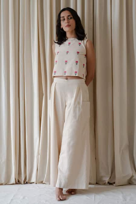 Vanaras Beige Organic Cotton Embroidery Floral Motif Lola Ila Padma Top With Rayne Pant