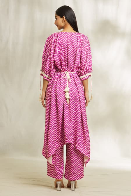 Shop Divya Kanakia Magenta Satin Lace V-neck Chevron Print Kurta And Pant Set at Aza Fashions Shop_Divya Kanakia_Magenta Satin Lace V-neck Chevron Print Kurta And Pant Set _at_Aza_Fashions