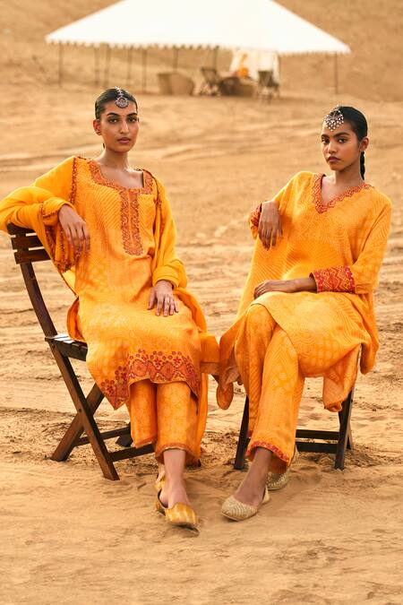 Buy_Punit Balana_Yellow Chanderi Silk Printed Bandhani V Neck Kurta Pant Set  _Online_at_Aza_Fashions